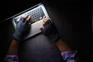 Hacking und menschliches Versagen: Cyberrisiken für Freelancer
